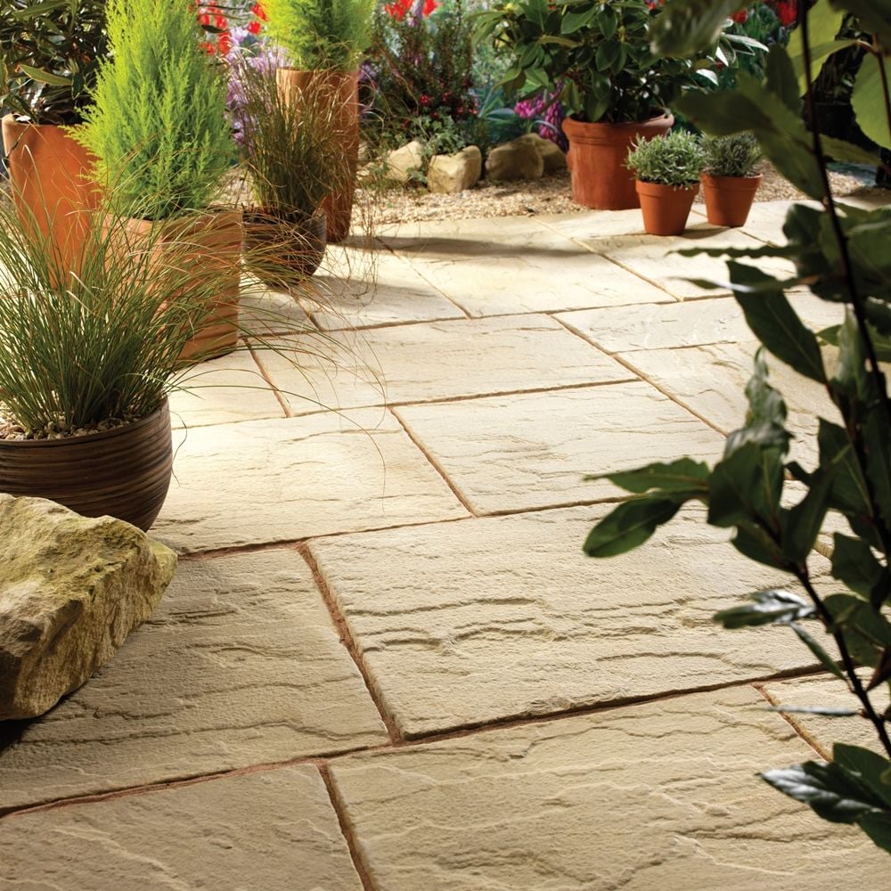 Bradstone Ashbourne Paving in the colour Cotswold has been used to create an attractive natural looking patio area.