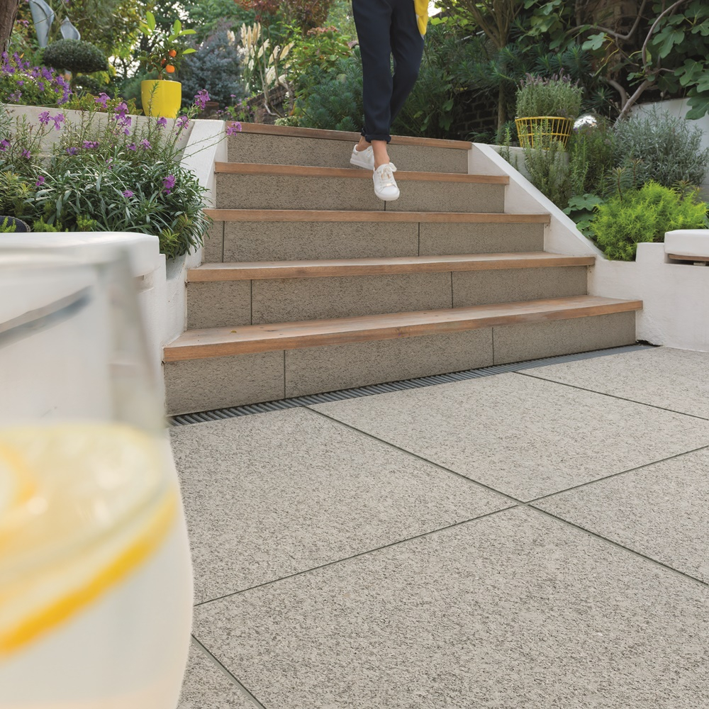 Bradstone Natural Granite brings a modern and minimalist feel to any outdoor space.