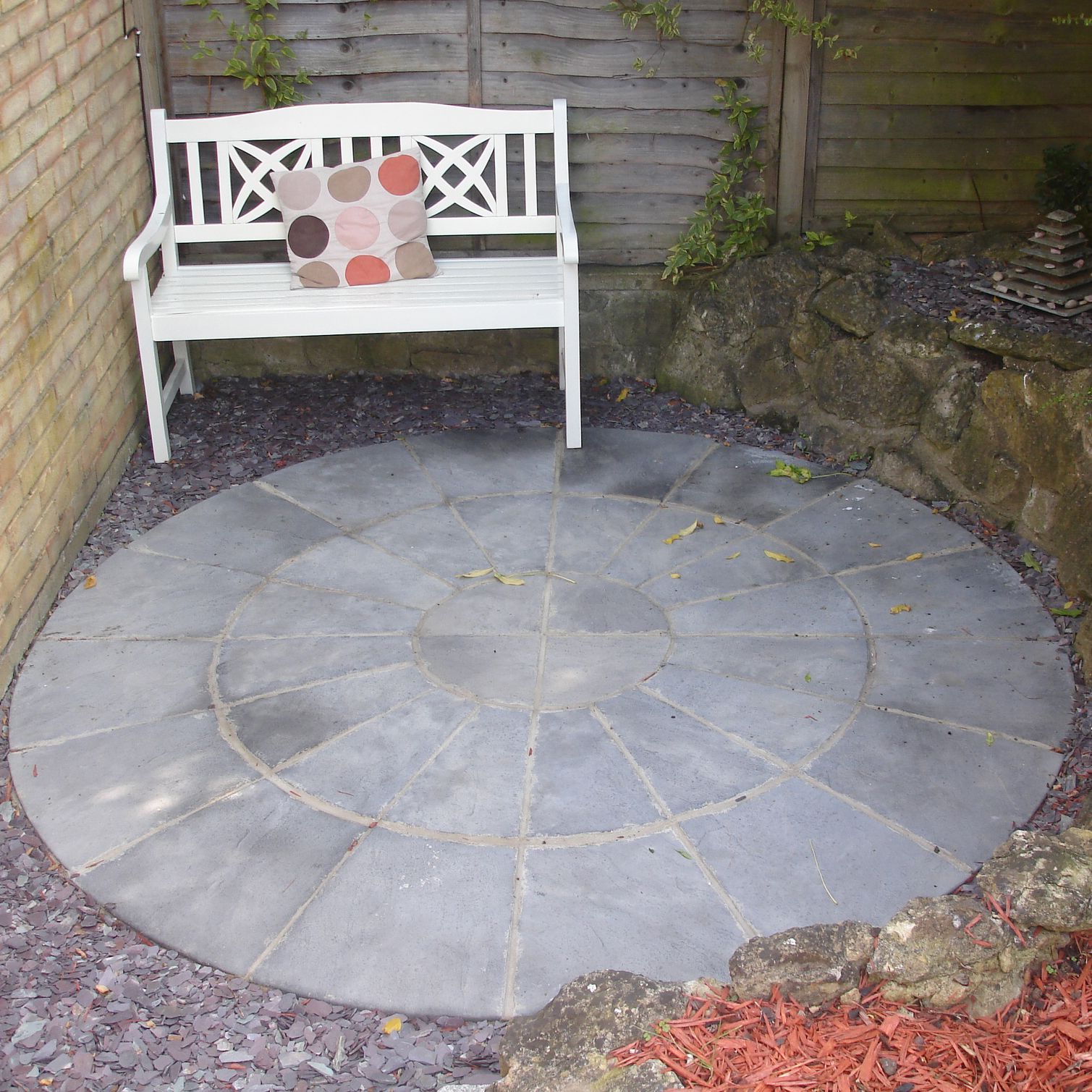 This is another beautiful example of Bradstone Old Riven Circle in the Autumn Silver shade.