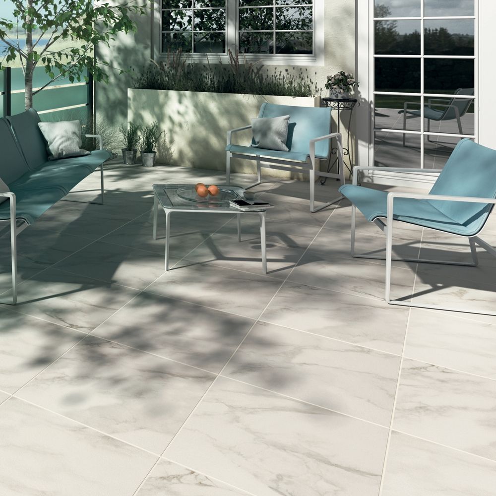 Bradstone Tordillo Porcelain Paving White is a beautiful natural marble looking product with the benefits of modern porcelain.
