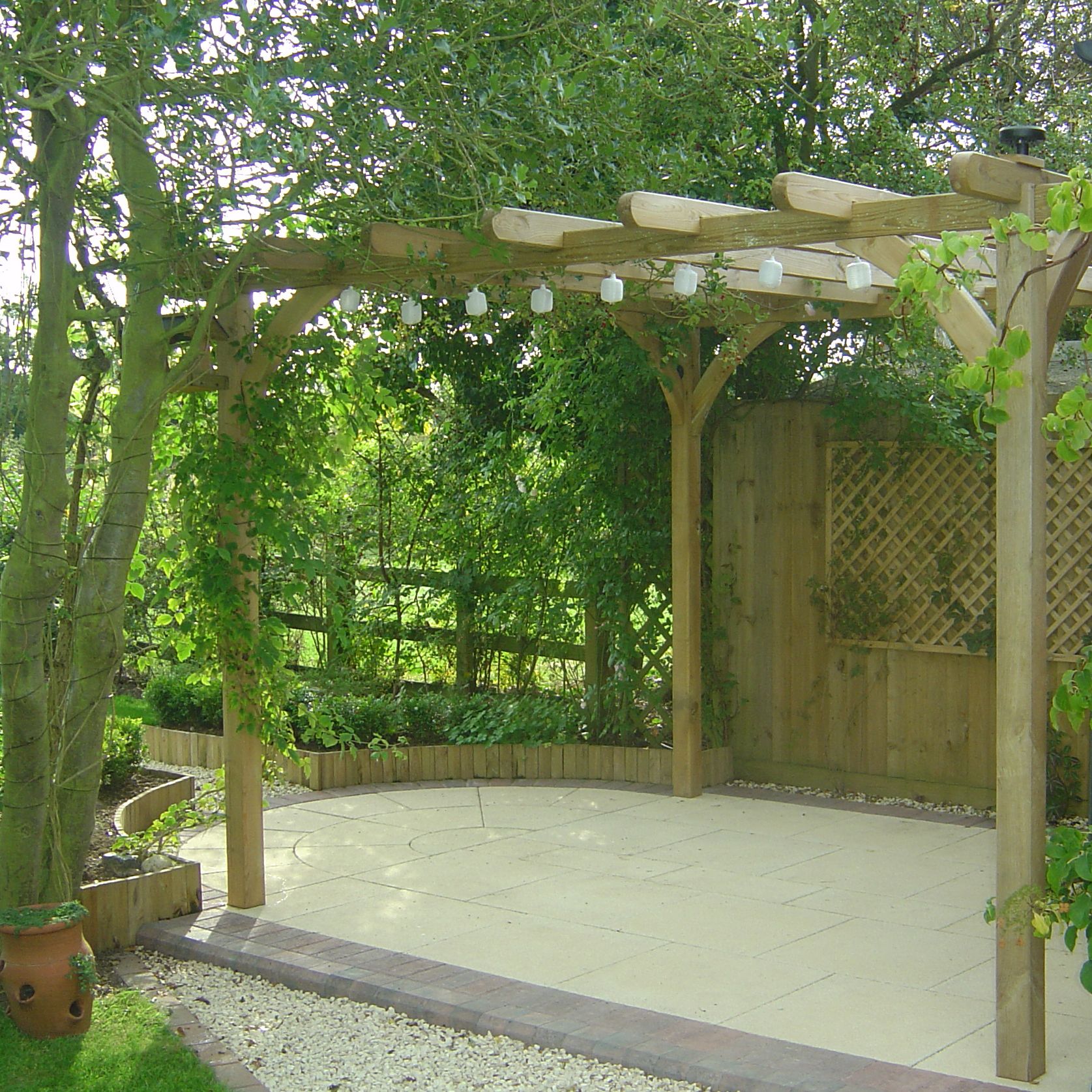 The Bradstone Textured Paving Buff Circle and complimenting paving are perfect for creating a base for a pergola!